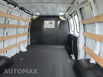 2025 GMC Savana 2500 Cargo Van 1WT 135.0" WB - miniatura 17