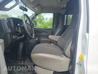 2025 GMC Savana 2500 Cargo Van 1WT 135.0" WB - miniatura 7