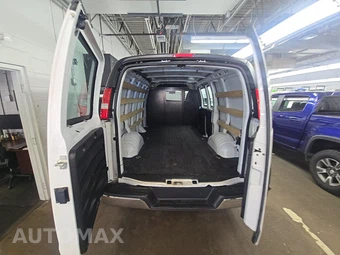 2025 GMC Savana 2500 Cargo Van 1WT 135.0" WB - miniatura 15
