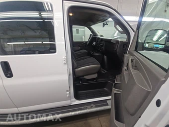 2025 GMC Savana 2500 Cargo Van 1WT 135.0" WB - miniatura 8