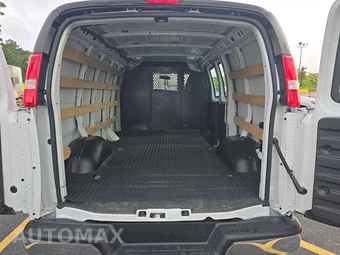 2025 GMC Savana 2500 Cargo Van 1WT 135.0" WB - miniatura 15