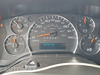 2025 GMC Savana 2500 Cargo Van 1WT 135.0" WB - miniatura 12
