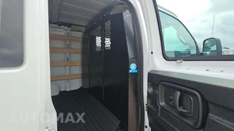 2025 GMC Savana 2500 Cargo Van 1WT 135.0" WB - miniatura 16