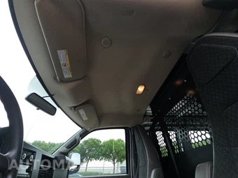 2025 GMC Savana 2500 Cargo Van 1WT 135.0" WB - miniatura 18