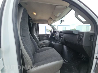 2025 GMC Savana 2500 Cargo Van 1WT 135.0" WB - miniatura 8