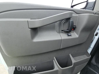 2025 GMC Savana 2500 Cargo Van 1WT 135.0" WB - miniatura 9