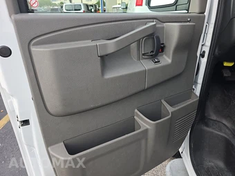2025 GMC Savana 2500 Cargo Van 1WT 135.0" WB - miniatura 9