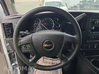 2025 GMC Savana 2500 Cargo Van 1WT 135.0" WB - miniatura 10