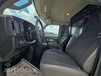 2025 GMC Savana 2500 Cargo Van 1WT 135.0" WB - miniatura 7