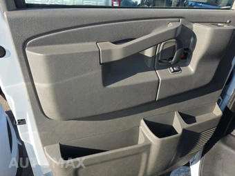 2025 GMC Savana 2500 Cargo Van 1WT 135.0" WB - miniatura 9