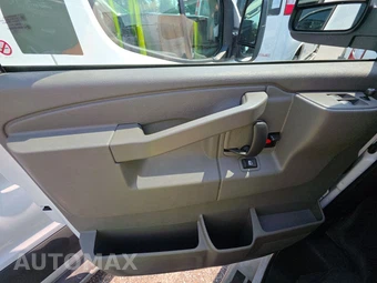 2025 GMC Savana 2500 Cargo Van 1WT 135.0" WB - miniatura 9
