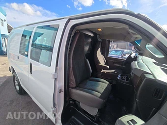 2025 GMC Savana 2500 Cargo Van 1WT 135.0" WB - miniatura 14