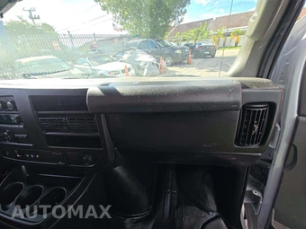 2025 GMC Savana 2500 Cargo Van 1WT 135.0" WB - miniatura 15