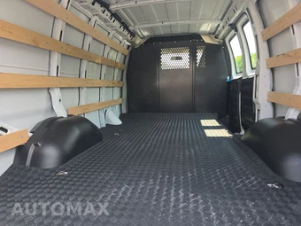 2025 GMC Savana 2500 Cargo Van 1WT 135.0" WB - miniatura 15