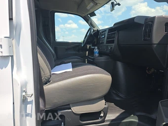 2025 GMC Savana 2500 Cargo Van 1WT 135.0" WB - miniatura 8