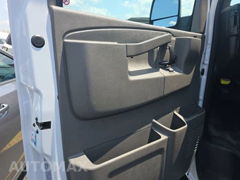 2025 GMC Savana 2500 Cargo Van 1WT 135.0" WB - miniatura 9