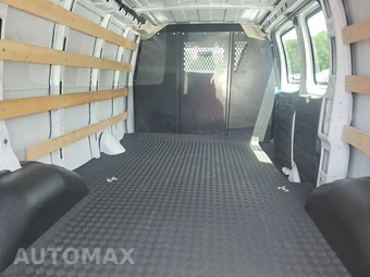 2025 GMC Savana 2500 Cargo Van 1WT 135.0" WB - miniatura 15