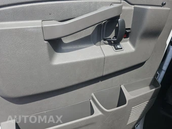 2025 GMC Savana 2500 Cargo Van 1WT 135.0" WB - miniatura 9
