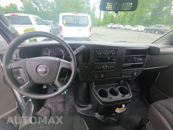 2025 GMC Savana 2500 Cargo Van 1WT 135.0" WB - miniatura 11