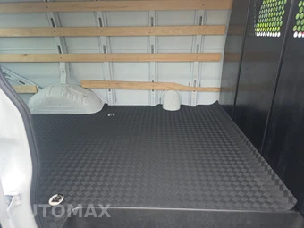 2025 GMC Savana 2500 Cargo Van 1WT 135.0" WB - miniatura 13