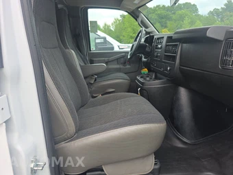 2025 GMC Savana 2500 Cargo Van 1WT 135.0" WB - miniatura 8