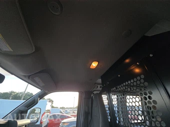 2025 GMC Savana 2500 Cargo Van 1WT 135.0" WB - miniatura 17