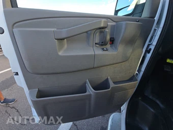 2025 GMC Savana 2500 Cargo Van 1WT 135.0" WB - miniatura 9