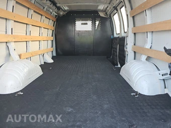 2025 GMC Savana 2500 Cargo Van 1WT 135.0" WB - miniatura 16