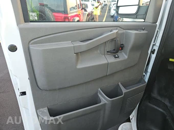 2025 GMC Savana 2500 Cargo Van 1WT 135.0" WB - miniatura 9
