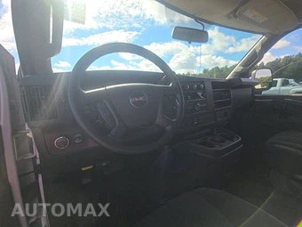 2025 GMC Savana 2500 Cargo Van 1WT 135.0" WB - miniatura 11