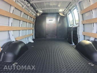 2025 GMC Savana 2500 Cargo Van 1WT 135.0" WB - miniatura 15