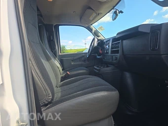 2025 GMC Savana 2500 Cargo Van 1WT 135.0" WB - miniatura 8