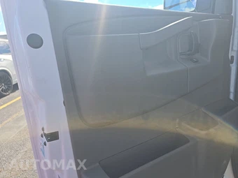 2025 GMC Savana 2500 Cargo Van 1WT 135.0" WB - miniatura 9