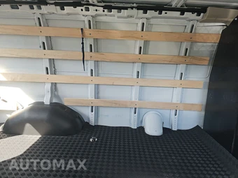2025 GMC Savana 2500 Cargo Van 1WT 135.0" WB - miniatura 13