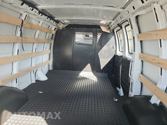 2025 GMC Savana 2500 Cargo Van 1WT 135.0" WB - miniatura 16