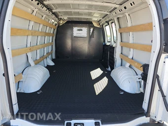 2025 GMC Savana 2500 Cargo Van 1WT 135.0" WB - miniatura 16