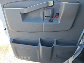 2025 GMC Savana 2500 Cargo Van 1WT 135.0" WB - miniatura 9