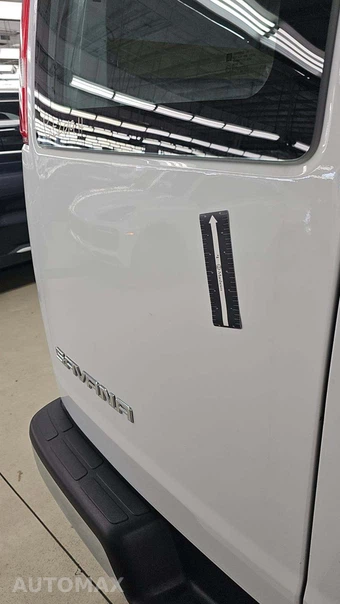 2025 GMC Savana 2500 Cargo Van 1WT 135.0" WB - miniatura 23