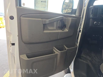 2025 GMC Savana 2500 Cargo Van 1WT 135.0" WB - miniatura 9