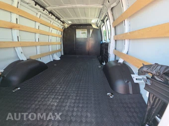 2025 GMC Savana 2500 Cargo Van 1WT 135.0" WB - miniatura 15