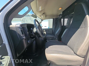 2025 GMC Savana 2500 Cargo Van 1WT 135.0" WB - miniatura 7