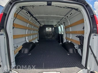 2025 GMC Savana 2500 Cargo Van 1WT 135.0" WB - miniatura 16