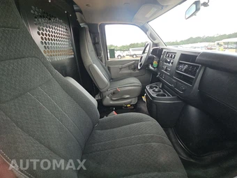 2025 GMC Savana 2500 Cargo Van 1WT 135.0" WB - miniatura 8
