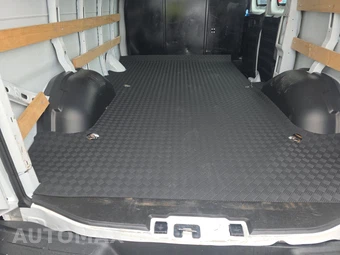 2025 GMC Savana 2500 Cargo Van 1WT 135.0" WB - miniatura 16