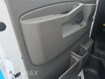 2025 GMC Savana 2500 Cargo Van 1WT 135.0" WB - miniatura 9