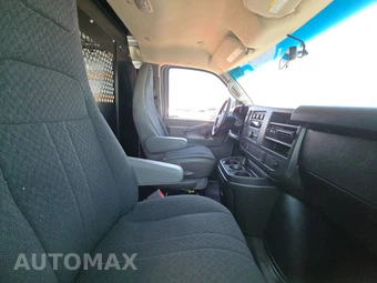 2025 GMC Savana 2500 Cargo Van 1WT 135.0" WB - miniatura 8