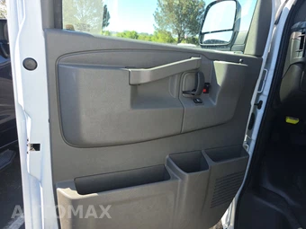 2025 GMC Savana 2500 Cargo Van 1WT 135.0" WB - miniatura 9