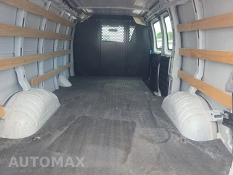 2025 GMC Savana 2500 Cargo Van 1WT 135.0" WB - miniatura 15