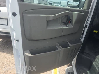 2025 GMC Savana 2500 Cargo Van 1WT 135.0" WB - miniatura 9