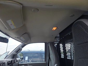 2025 GMC Savana 2500 Cargo Van 1WT 135.0" WB - miniatura 16